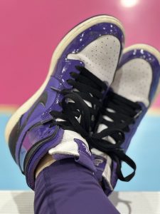 Jennifer Weaver AVSneakerheads "All heat levels are welcome" at the 2024 InfoComm #AVSneakerheads Meetup. Image courtesy of Jennifer Weaver.